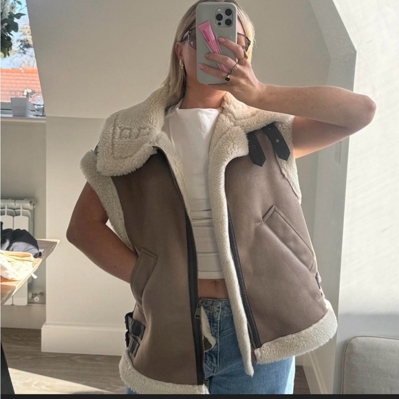 Zara Jackets & Blazers - Zara Brown and Cream Shearling Vest